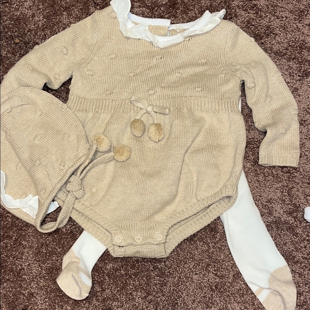 cupcakes & cashmere Beige Knit Baby Bodysuit Set